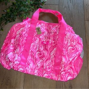 PINK NWT Victoria's Secret Swirl Travel Bag duffle bag